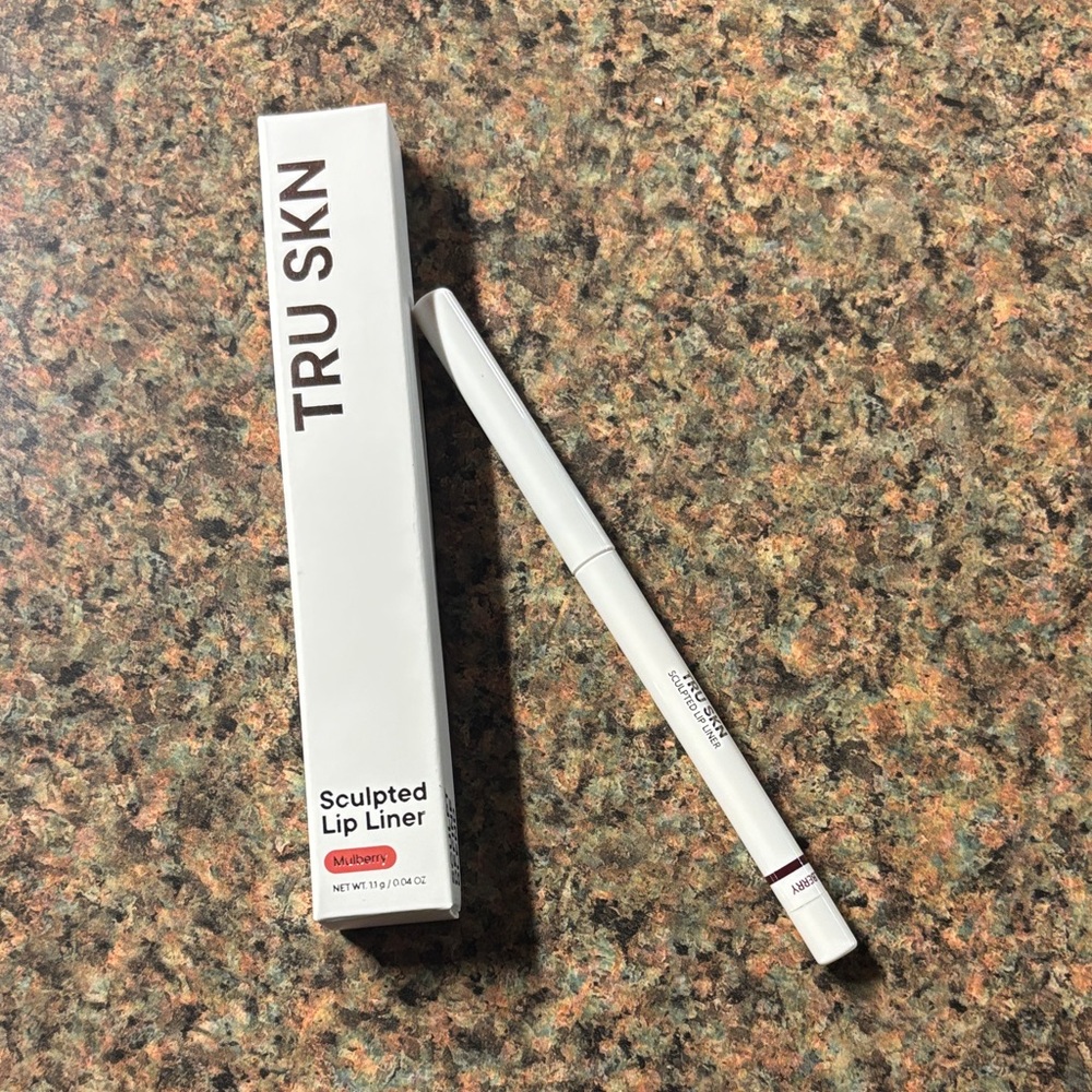Sculpted Lip Liner — Mulberry 0.04 oz